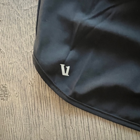 Vuori Clementine 2.0 Short 4” Black Size S - Picture 6 of 6